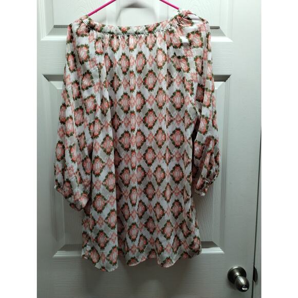 Dept 222 Women's Plus Size 1X Green Pink Ikat Boho 3/4 Sleeves Split Neck Top - Picture 3 of 8